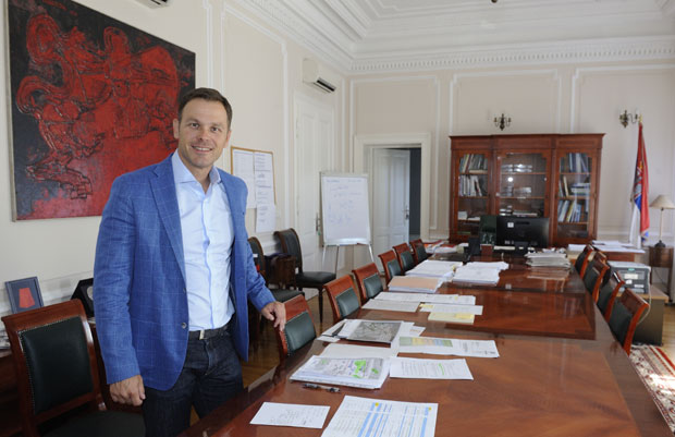 Мали: Повишице плата и пензија неће угрозити буџет